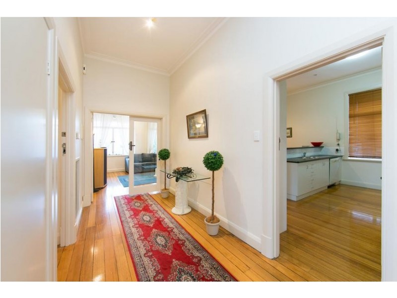 606B DEAN STREET, Albury NSW 2640