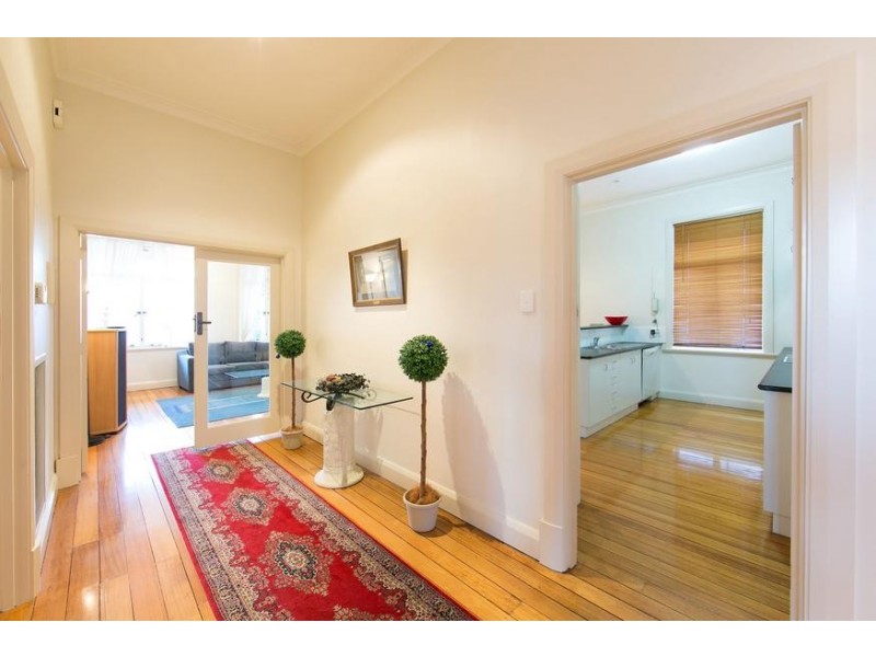 606B DEAN STREET, Albury NSW 2640