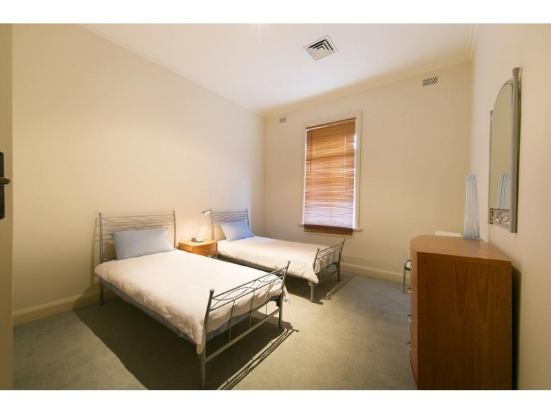 606B DEAN STREET, Albury NSW 2640