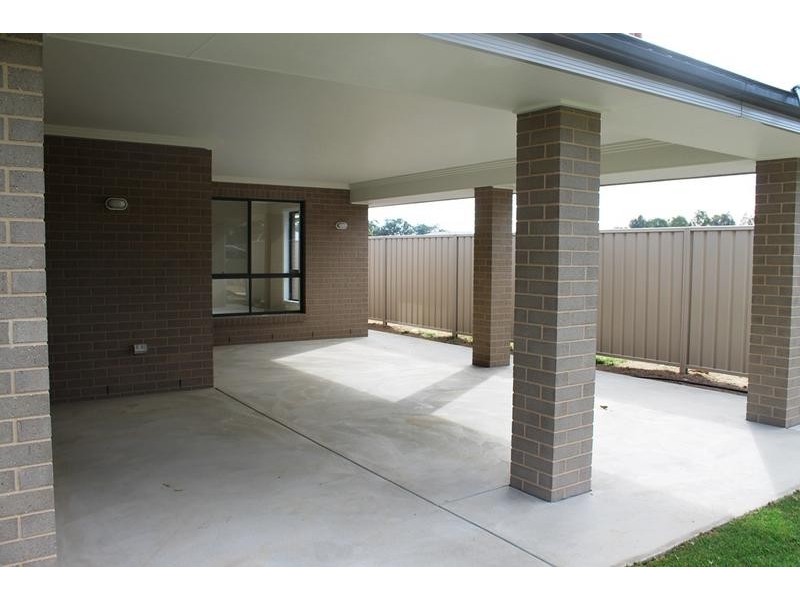 13 PECH AVENUE, Jindera NSW 2642