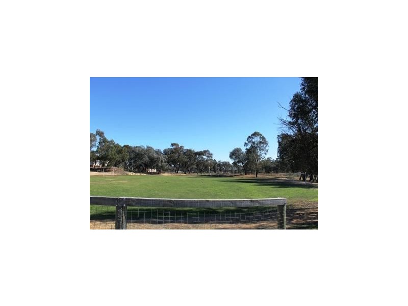 1 PATERSON AVENUE, Baranduda VIC 3691