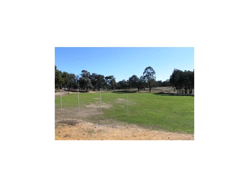 1 PATERSON AVENUE, Baranduda VIC 3691