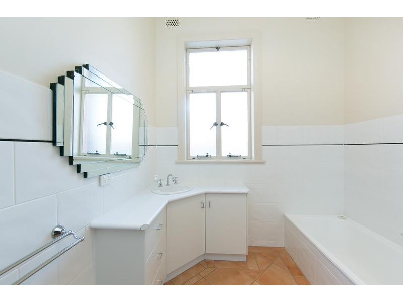 606B DEAN STREET, Albury NSW 2640