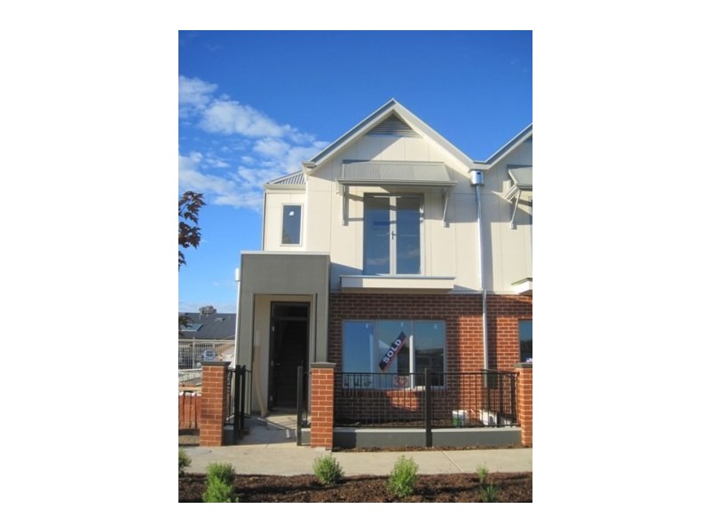 16 ELMWOOD CIRCUIT, Wodonga VIC 3690