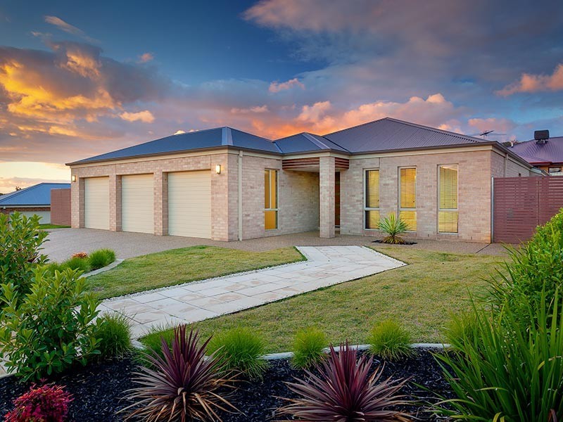 29 BREMER AVENUE, Wodonga VIC 3690