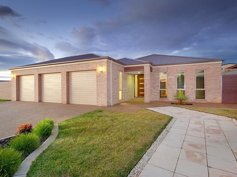 29 BREMER AVENUE, Wodonga VIC 3690