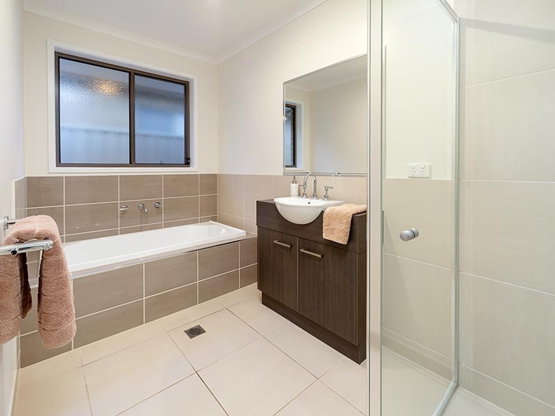 42 BREMER AVENUE, Wodonga VIC 3690
