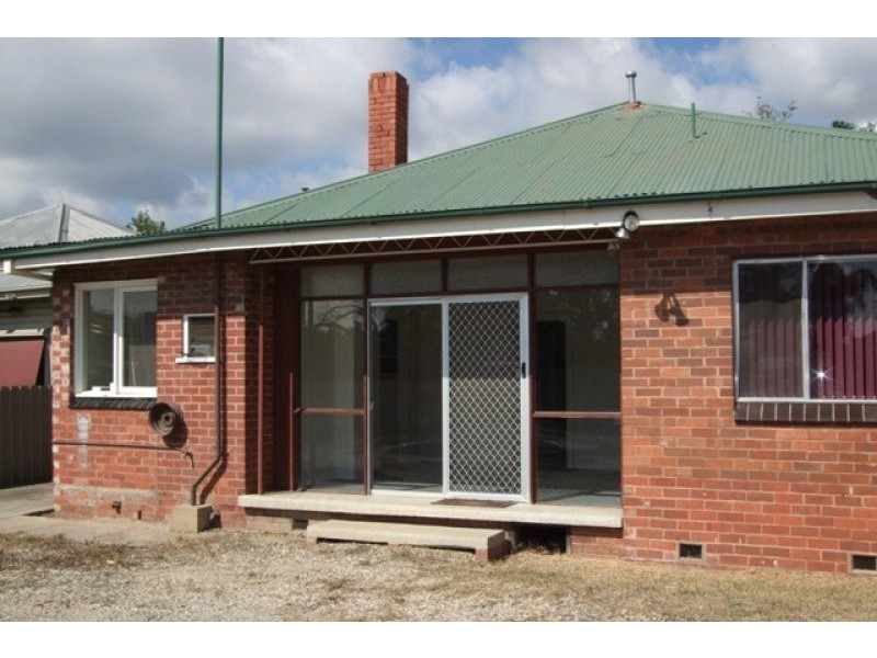 176 LAWRENCE STREET, Wodonga VIC 3690