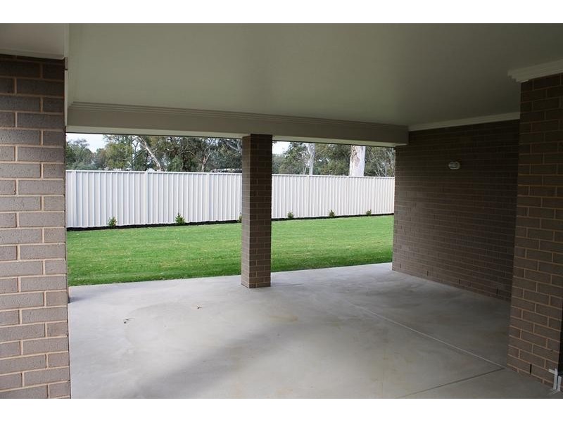13 PECH AVENUE, Jindera NSW 2642