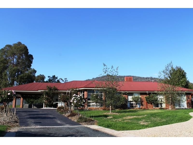 10 LUTZEN CLOSE, Baranduda VIC 3691
