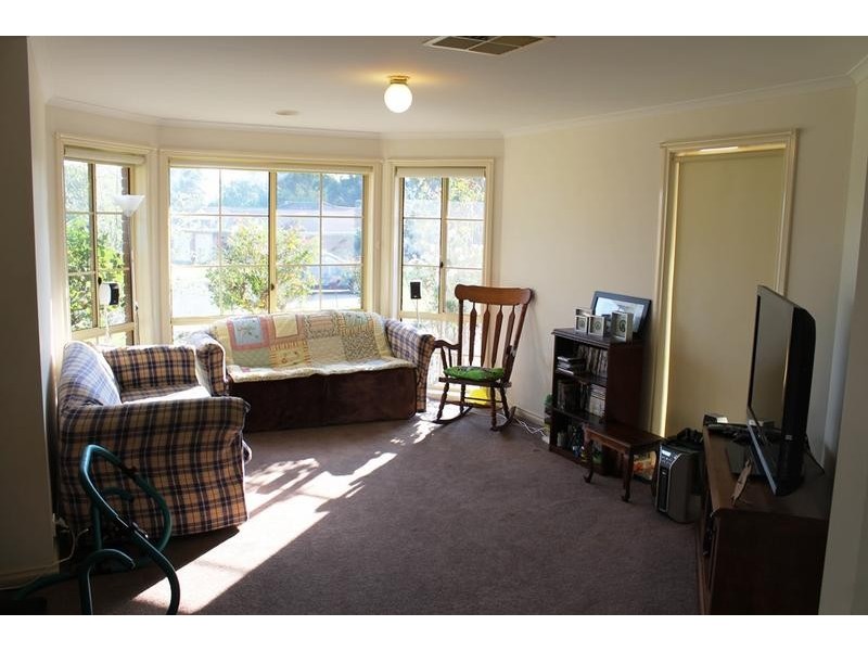 10 LUTZEN CLOSE, Baranduda VIC 3691