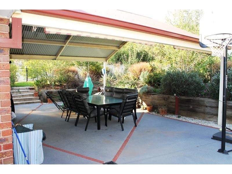 10 LUTZEN CLOSE, Baranduda VIC 3691
