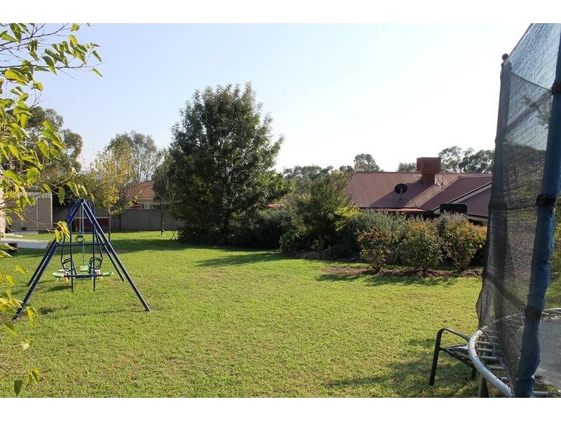 10 LUTZEN CLOSE, Baranduda VIC 3691