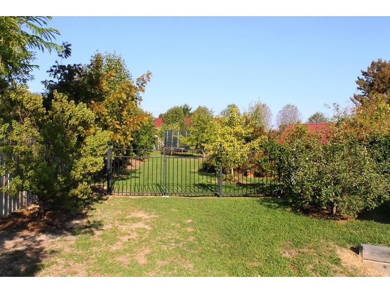 10 LUTZEN CLOSE, Baranduda VIC 3691