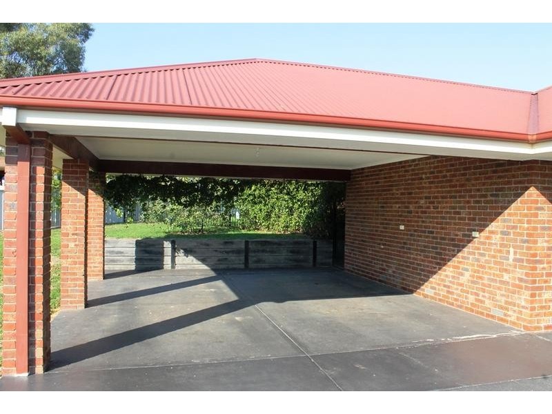 10 LUTZEN CLOSE, Baranduda VIC 3691