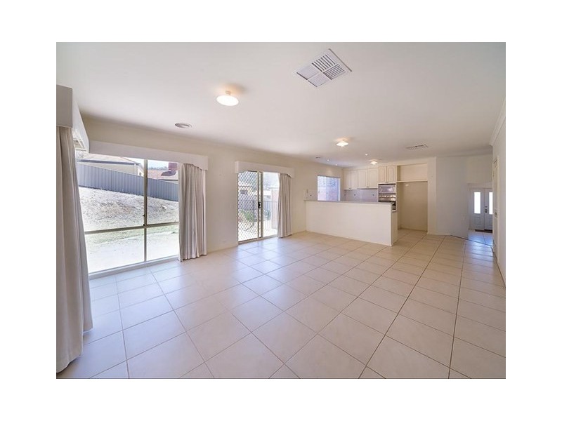 23 FLORENCE CRESCENT, Albury NSW 2640