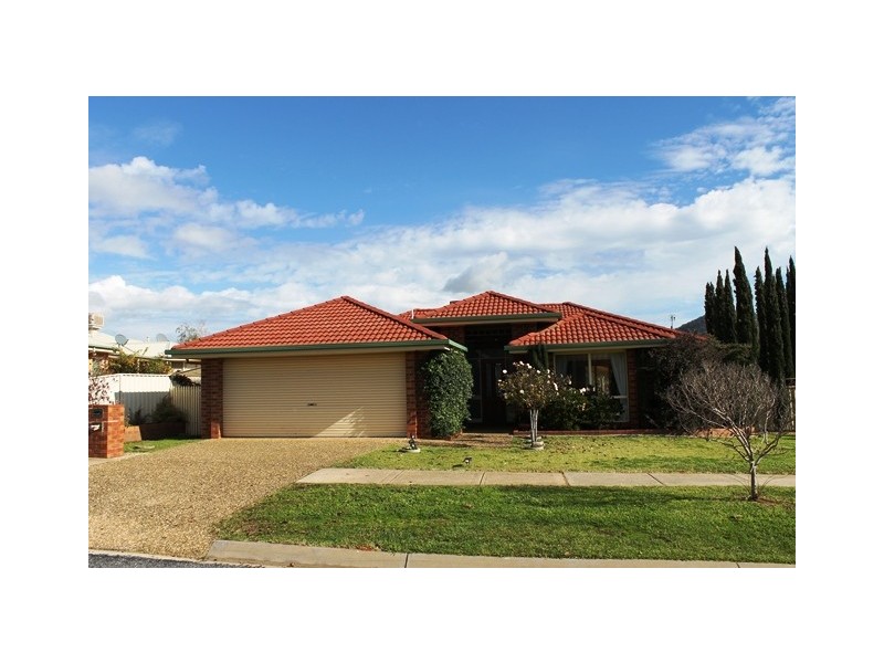 7 FALCON CIRCUIT, Wodonga VIC 3690