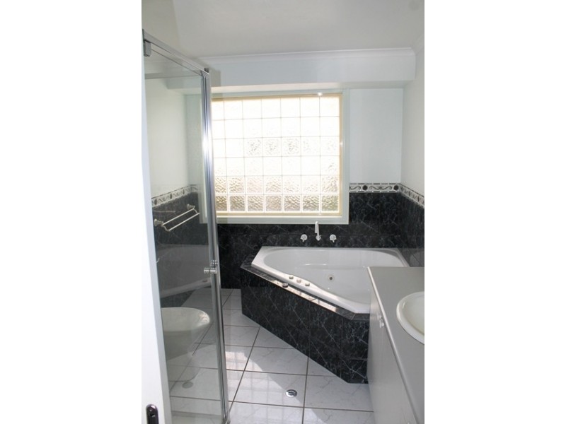 7 FALCON CIRCUIT, Wodonga VIC 3690