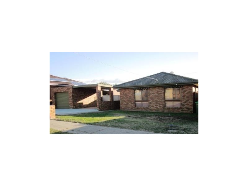 13 MAXWELL DRIVE, Wodonga VIC 3690