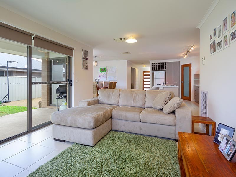 42 BREMER AVENUE, Wodonga VIC 3690