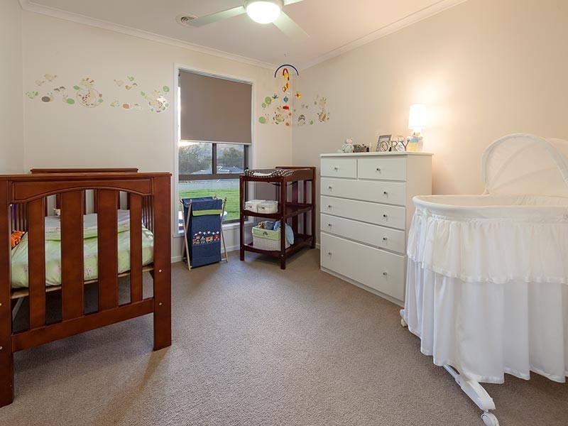 42 BREMER AVENUE, Wodonga VIC 3690