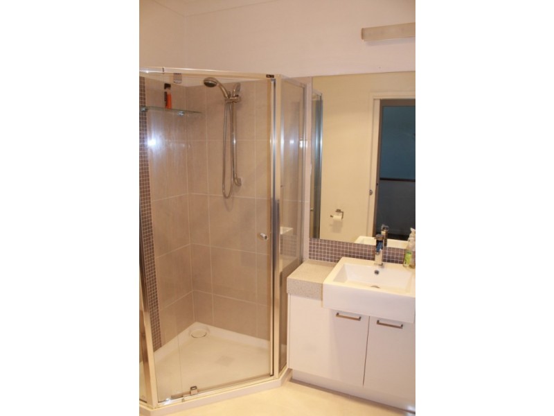 18 ELMWOOD CIRCUIT, Wodonga VIC 3690