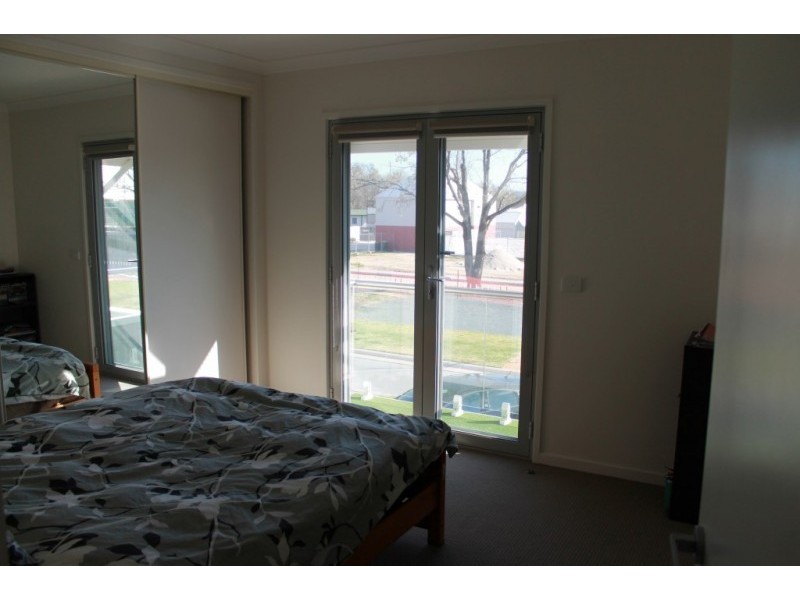 18 ELMWOOD CIRCUIT, Wodonga VIC 3690