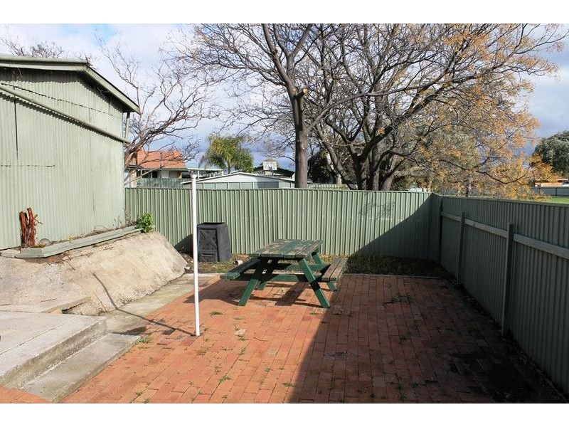 407 DALE CRESCENT, Albury NSW 2640