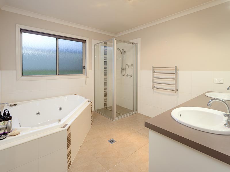 131 DE KERILLEAU DRIVE, Wodonga VIC 3690