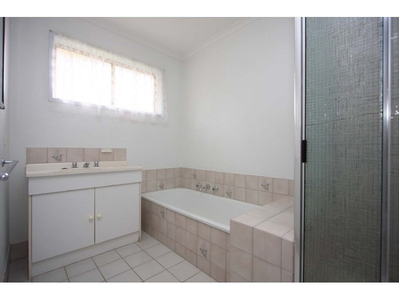 2/6 ARNOLD PLACE, Wodonga VIC 3690