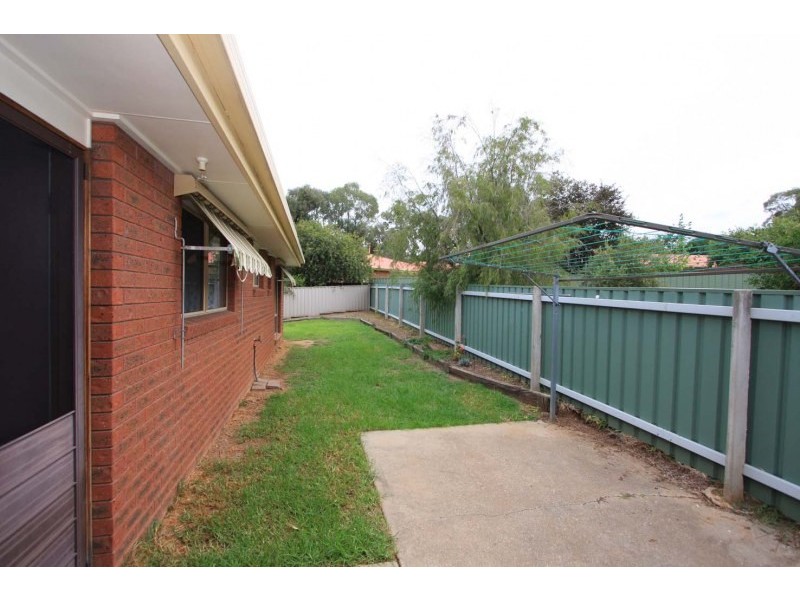 2/6 ARNOLD PLACE, Wodonga VIC 3690
