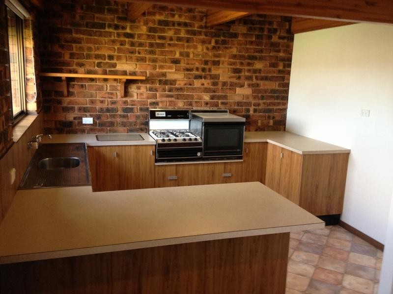 13 MAXWELL DRIVE, Wodonga VIC 3690