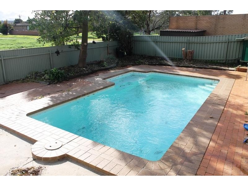 407 DALE CRESCENT, Albury NSW 2640