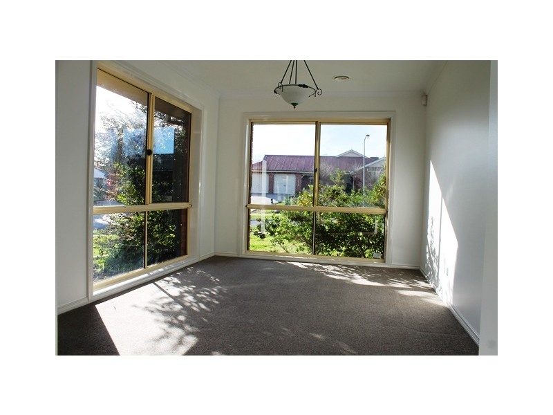 7 FALCON CIRCUIT, Wodonga VIC 3690
