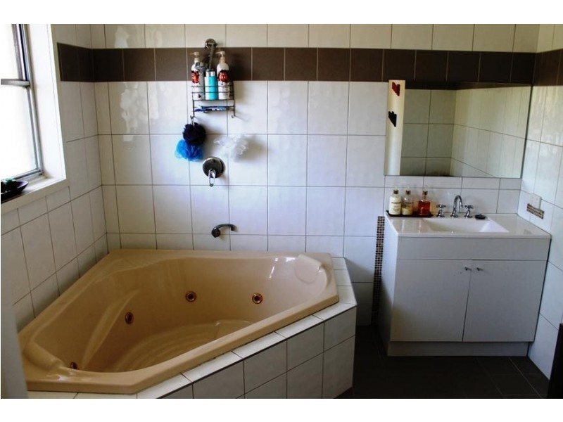 19 LONDON ROAD, Wodonga VIC 3690