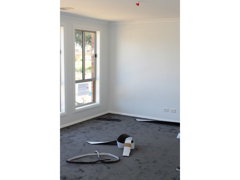 2 VICTORIA CROSS PARADE, Wodonga VIC 3690