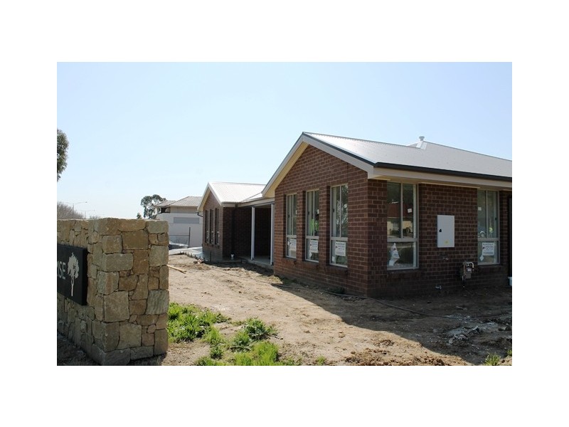 2 VICTORIA CROSS PARADE, Wodonga VIC 3690