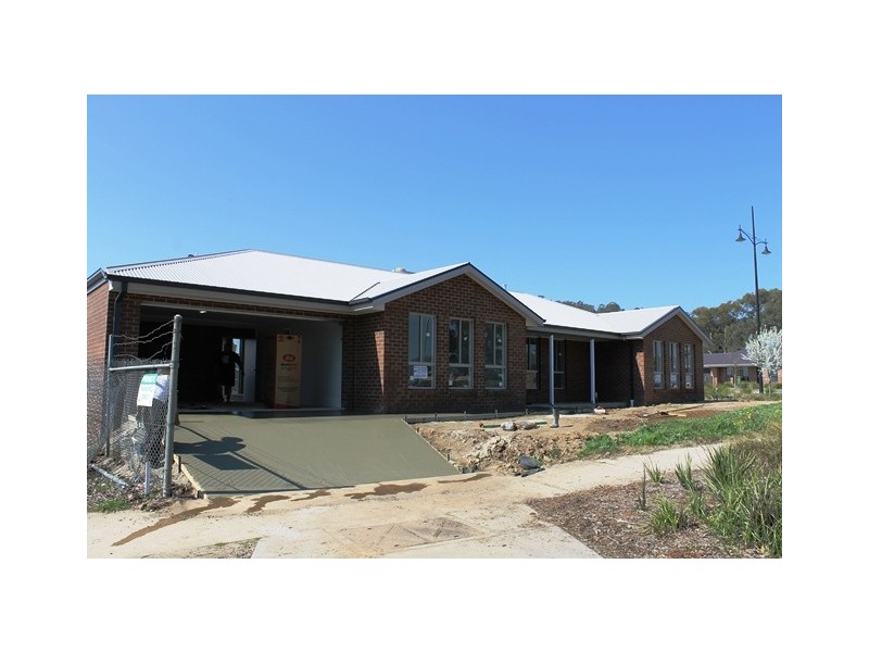 2 VICTORIA CROSS PARADE, Wodonga VIC 3690