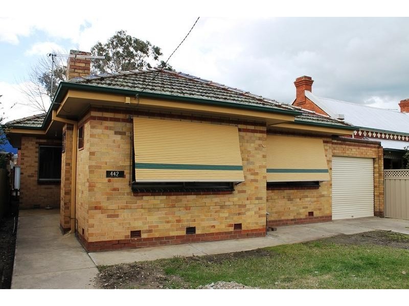 442 MACAULEY STREET, Albury NSW 2640