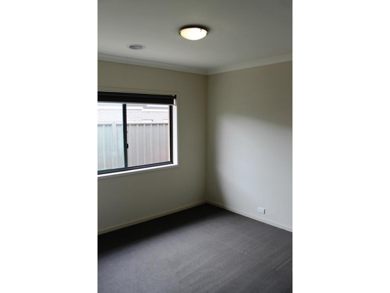 22 LYSTERFIELD LANE, Wodonga VIC 3690