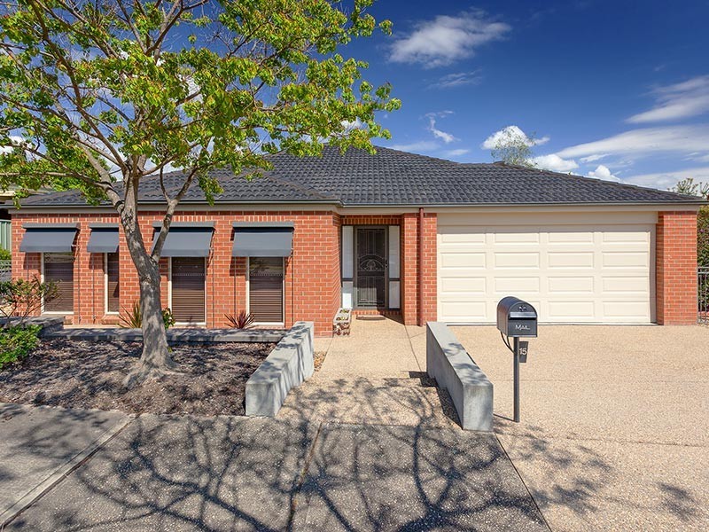 15 SCARBOROUGH DRIVE, Wodonga VIC 3690