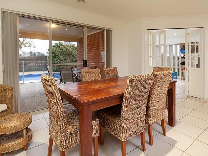 15 SCARBOROUGH DRIVE, Wodonga VIC 3690