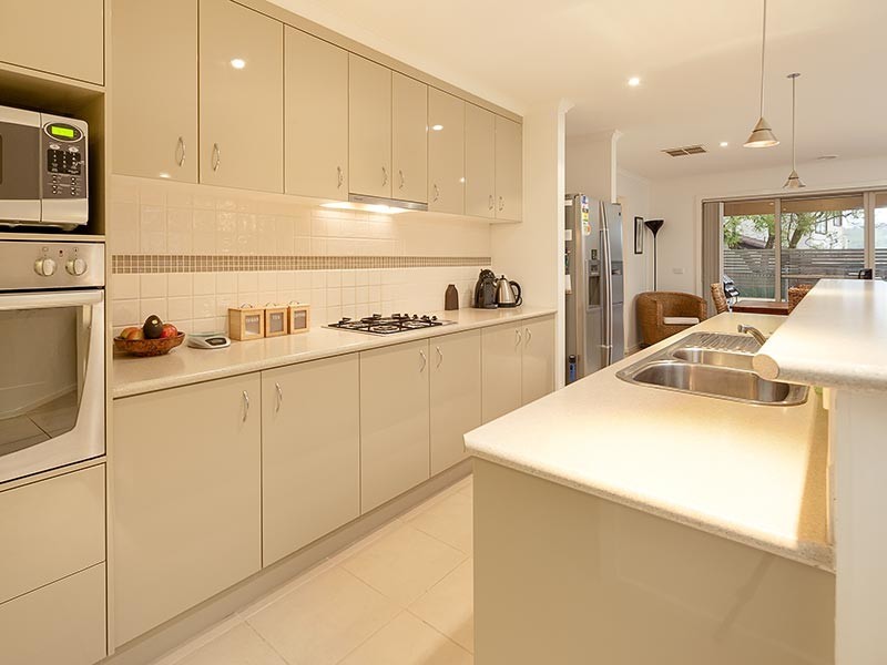 15 SCARBOROUGH DRIVE, Wodonga VIC 3690