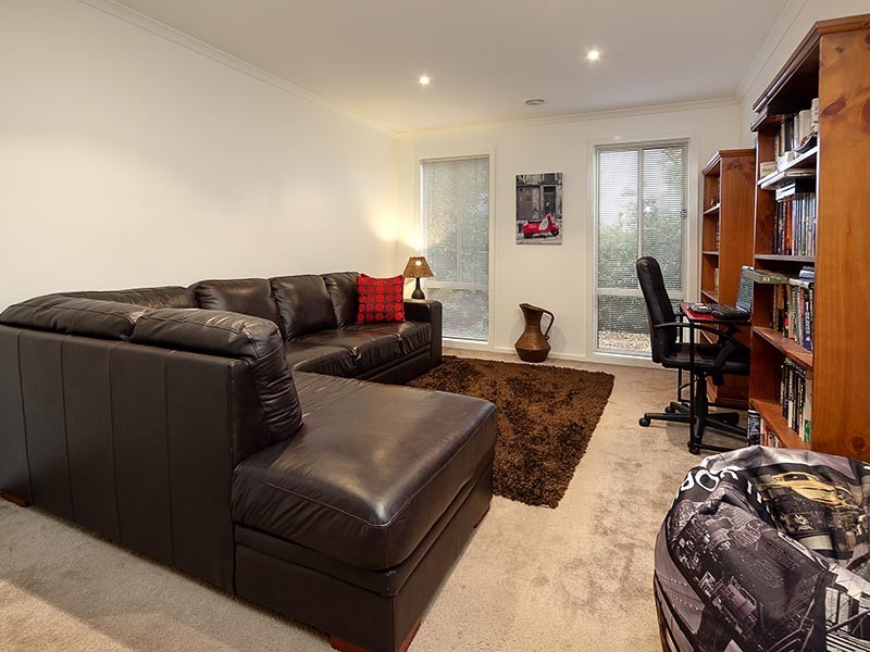 15 SCARBOROUGH DRIVE, Wodonga VIC 3690