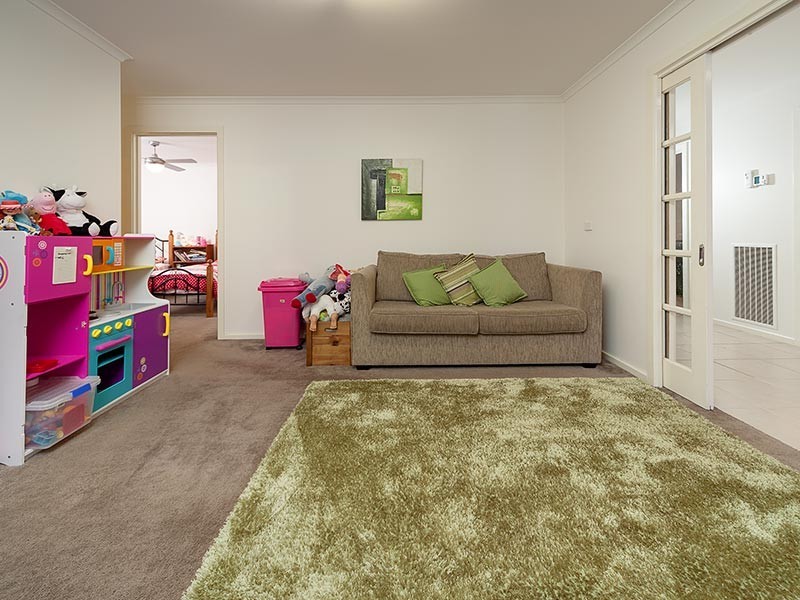 15 SCARBOROUGH DRIVE, Wodonga VIC 3690