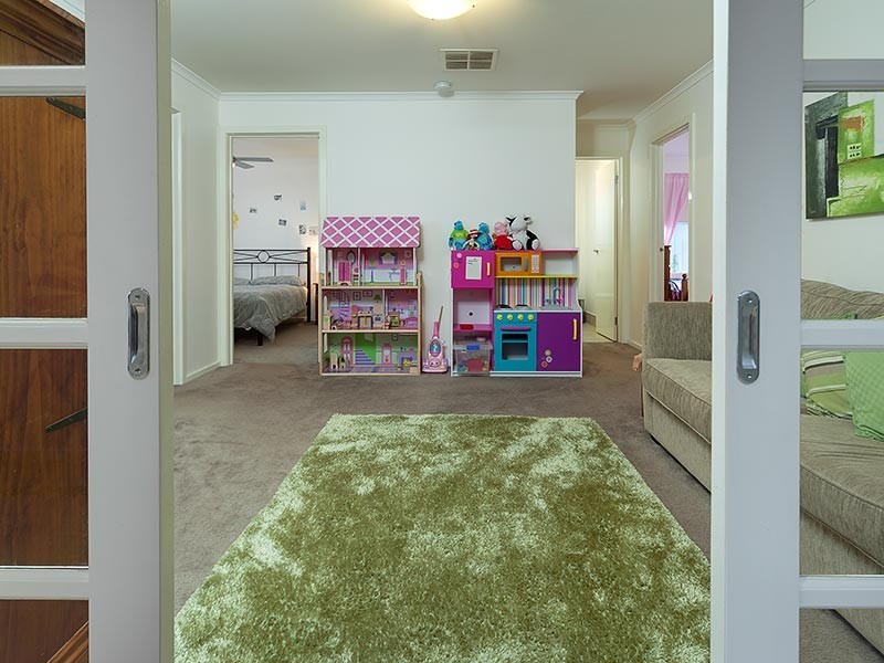 15 SCARBOROUGH DRIVE, Wodonga VIC 3690