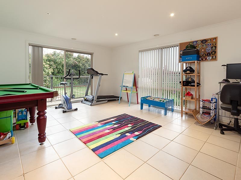 15 SCARBOROUGH DRIVE, Wodonga VIC 3690