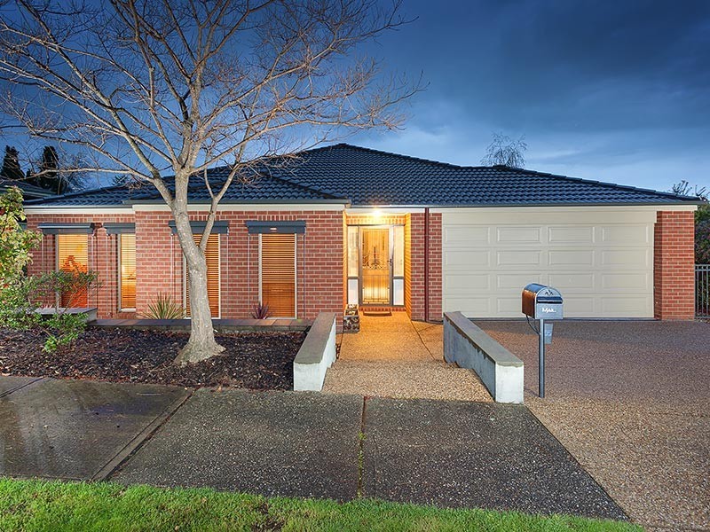 15 SCARBOROUGH DRIVE, Wodonga VIC 3690