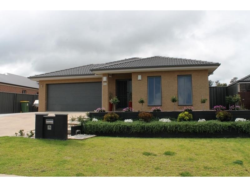 22 LYSTERFIELD LANE, Wodonga VIC 3690
