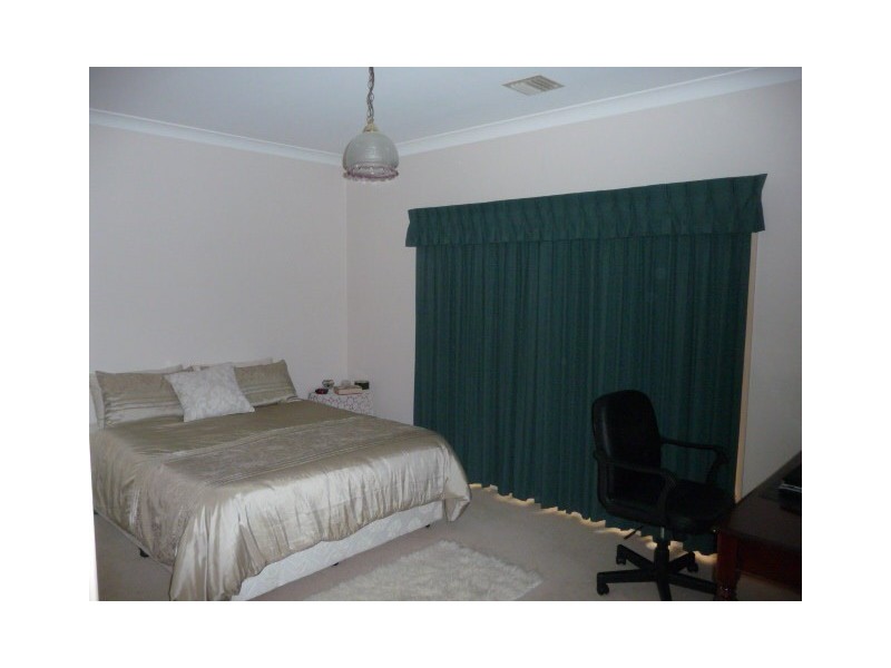 12 DOMINIC DRIVE, Wodonga VIC 3690